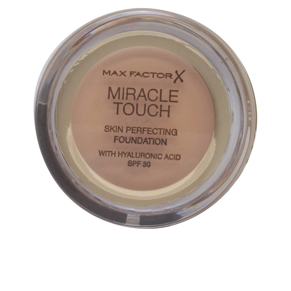 12 g compact cream foundation in shade 060 Sand, solid-to-liquid finish