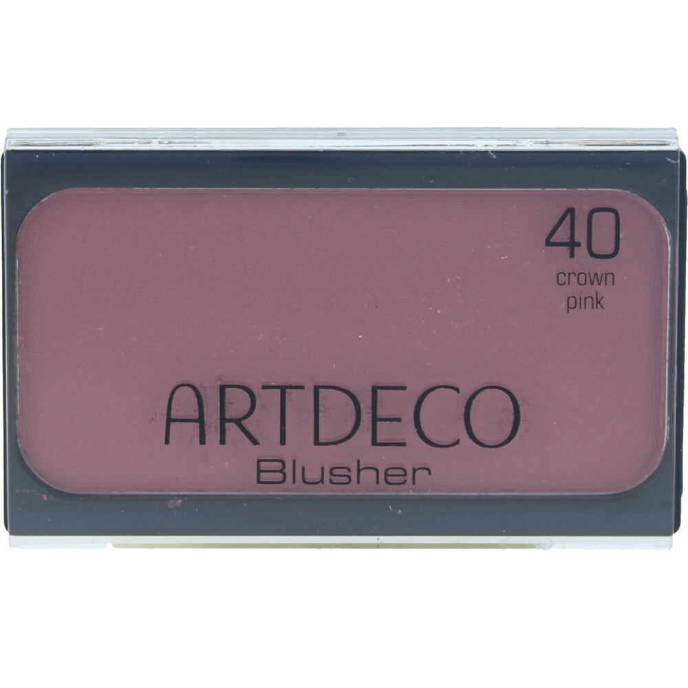 Blusher in Crown Pink for a Radiant Glow