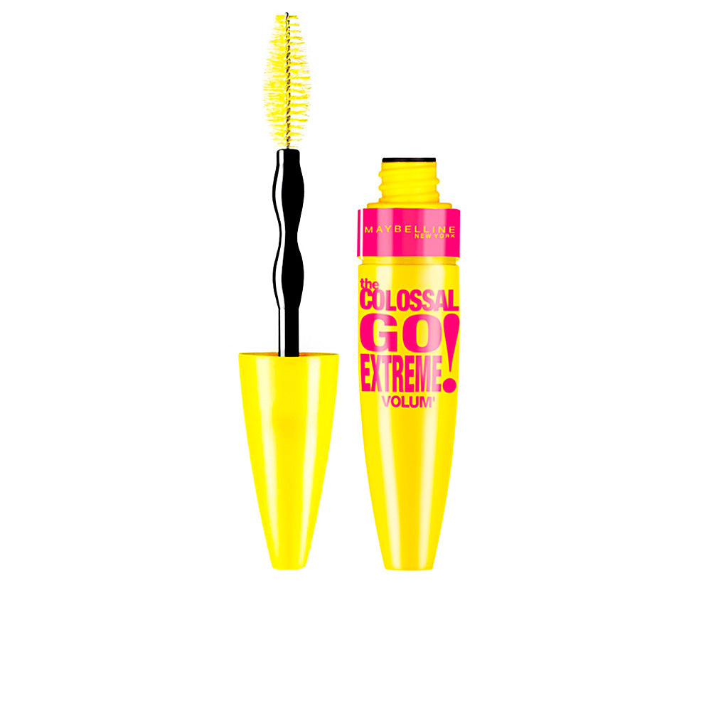 Colossal Volumizing Mascara in Very Black