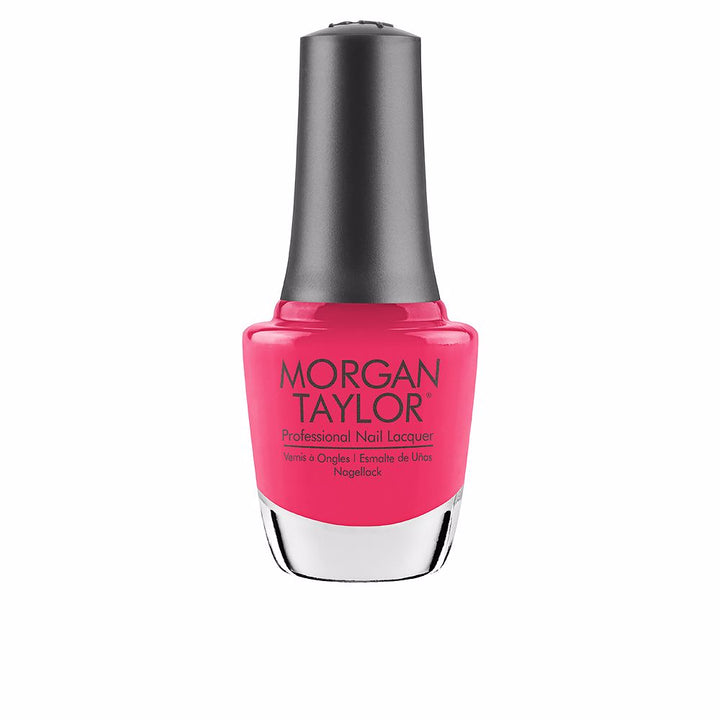 15 ml creamy pink nail lacquer in clear glass bottle with curved brush