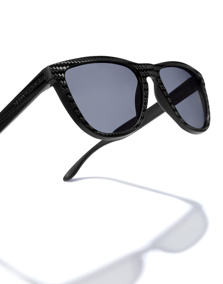Unisex black square sunglasses with diagonal carbon-effect and blue chrome polarised lenses