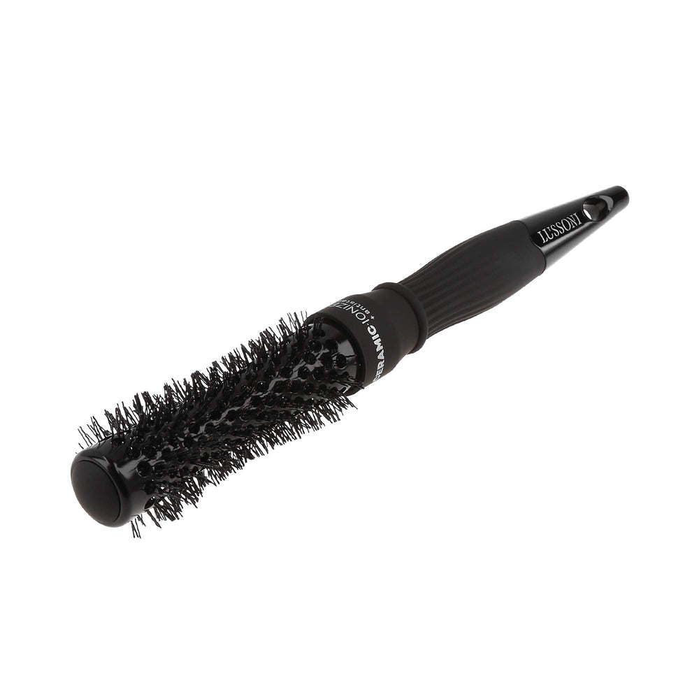 Concave 25 mm ceramic styling brush with waved nylon bristles for women