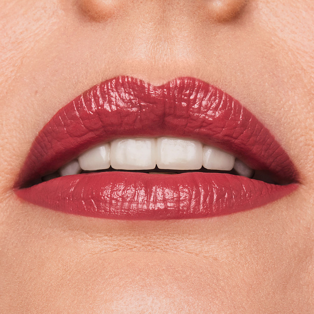 Cream lipstick in satin Rebellious Rose, 3.5 g, smooth bullet shape