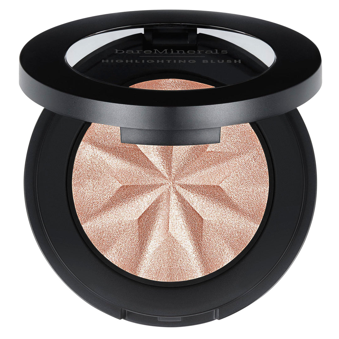 Compact cream blush in soft opal pink with subtle pearl sheen, 3.8 g