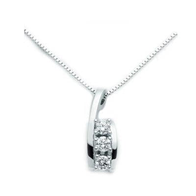 Timeless Radiance Pendant with Diamond Elegance